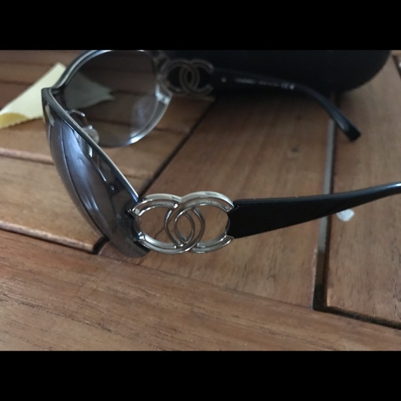 Original Chanel Sunglasses. Unisex - Picture 3 of 8